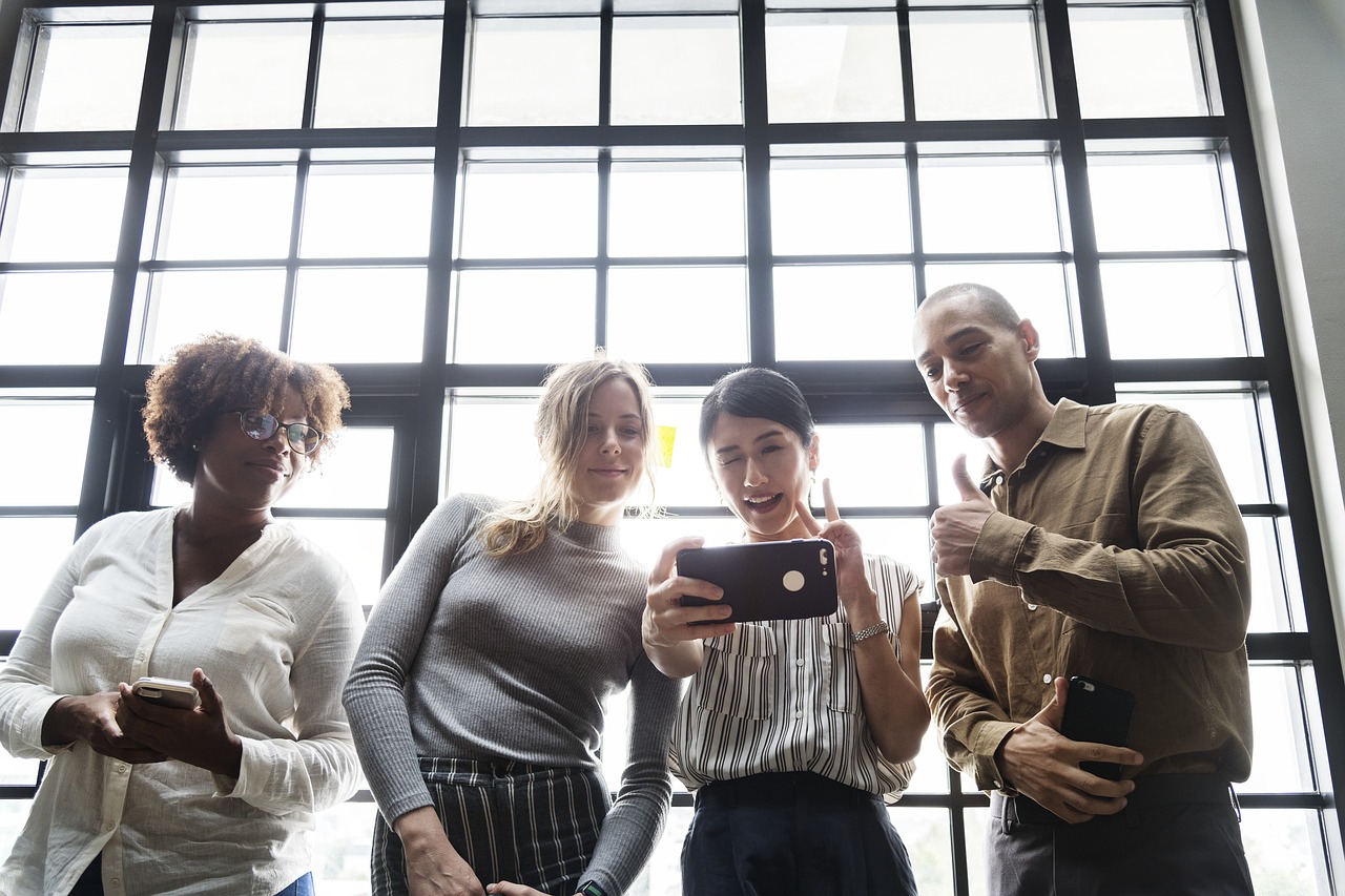 當(dāng)我飛奔向你熱血青春演員表全揭秘