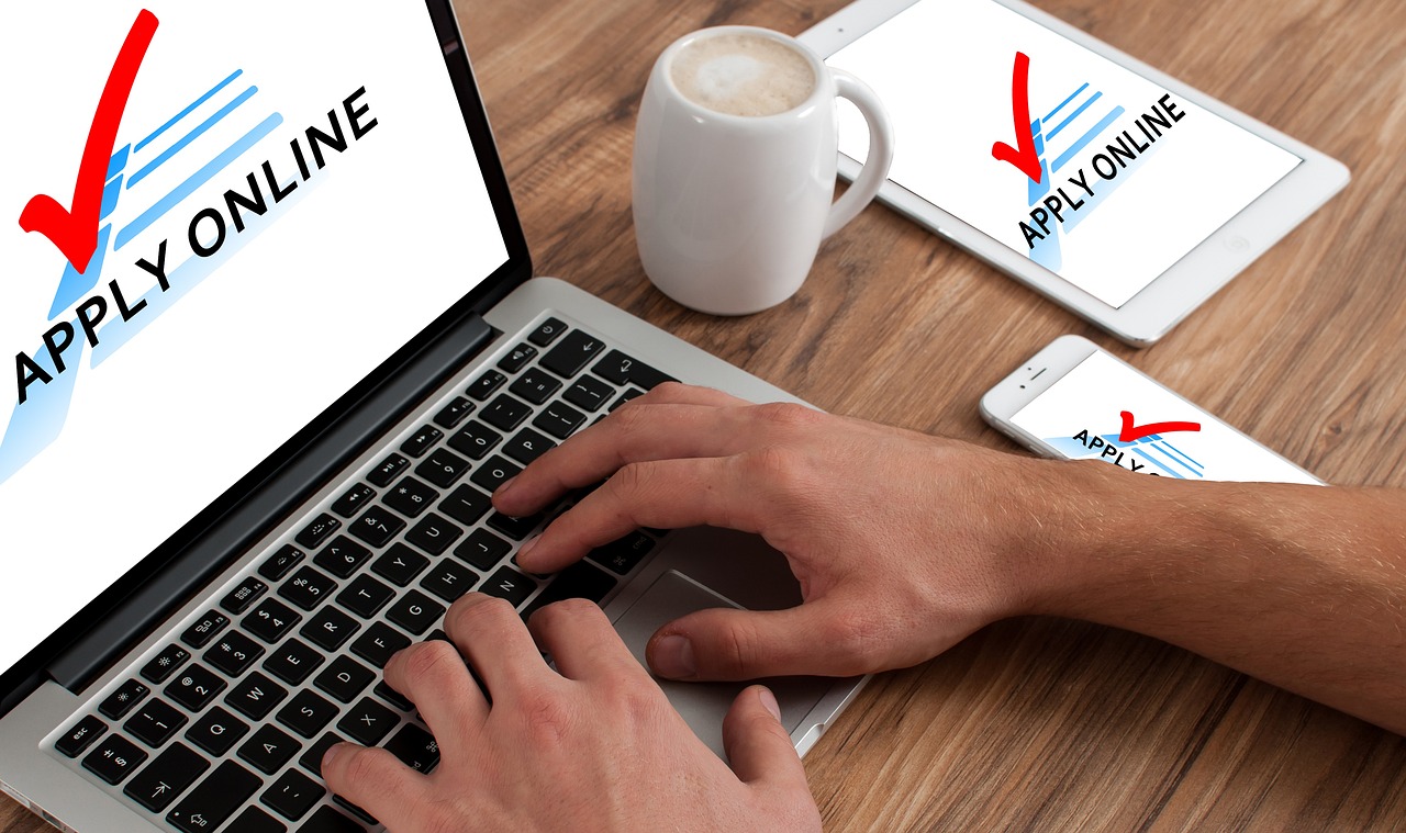 澳門三肖三碼精準(zhǔn)100%小馬哥，實(shí)時(shí)數(shù)據(jù)動(dòng)態(tài)分析版V4.89.7