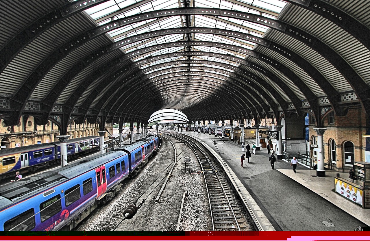 600圖庫大全免費資料圖2024，鐵路、公路、水路交通占比分別為52.46%、2.46%、27%