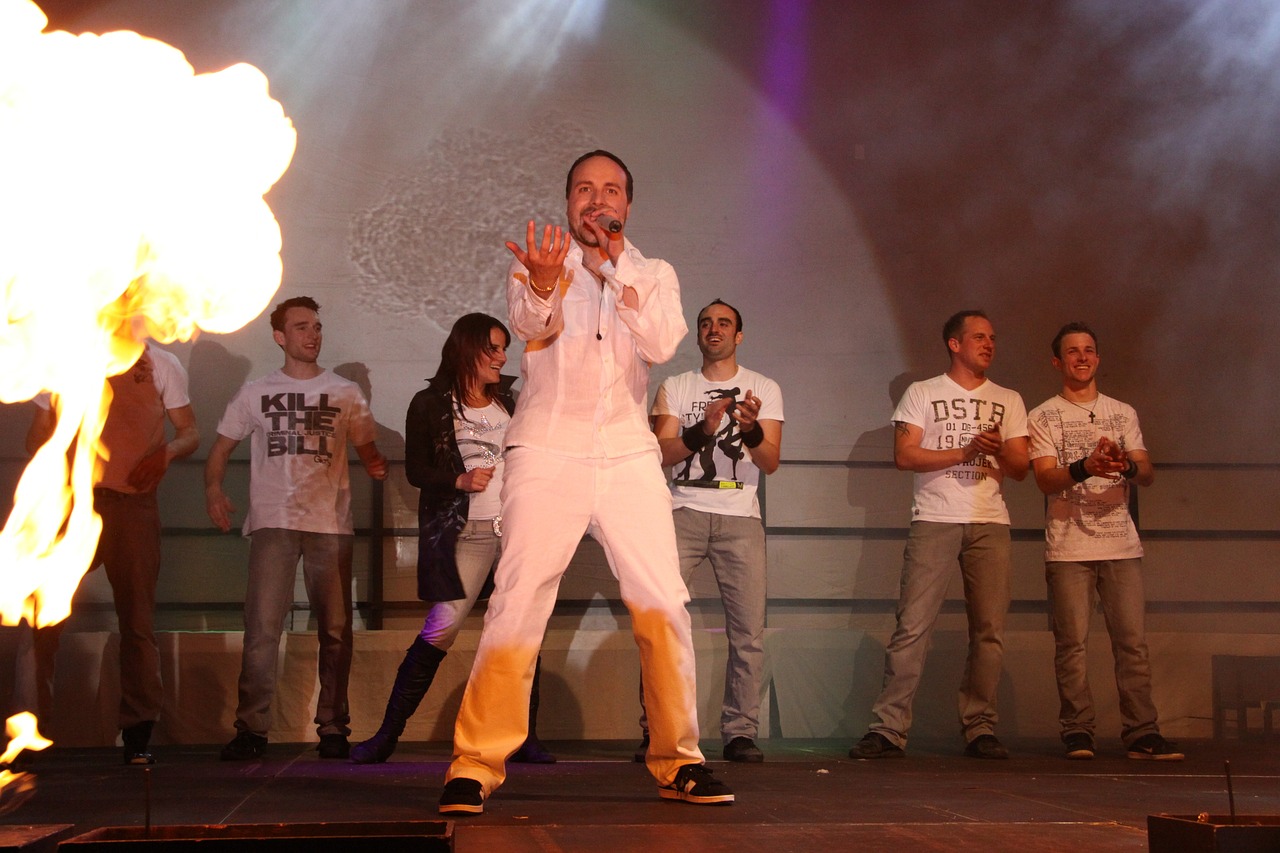 演員李艷玲，星輝閃耀的演藝之旅