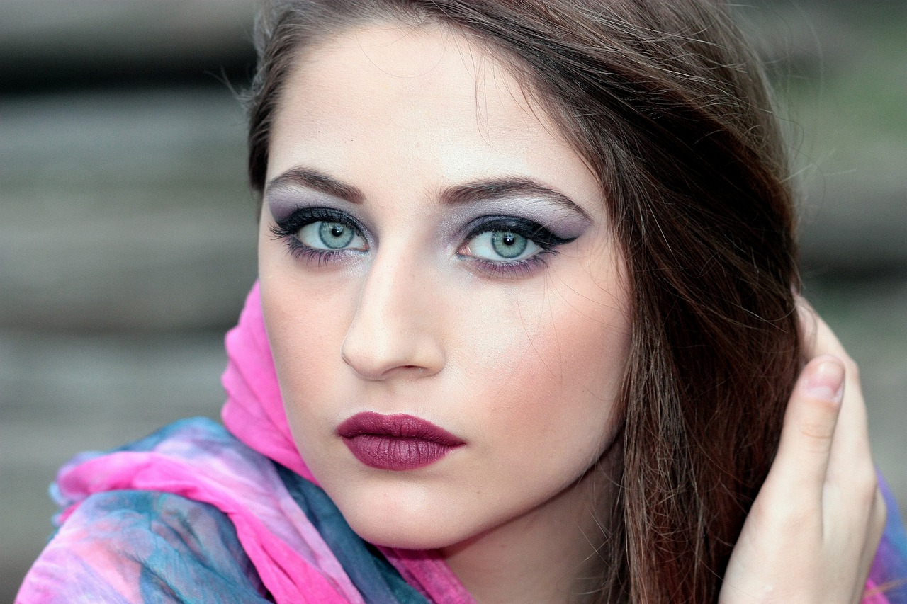 動(dòng)漫世界中的美麗女生角色探索