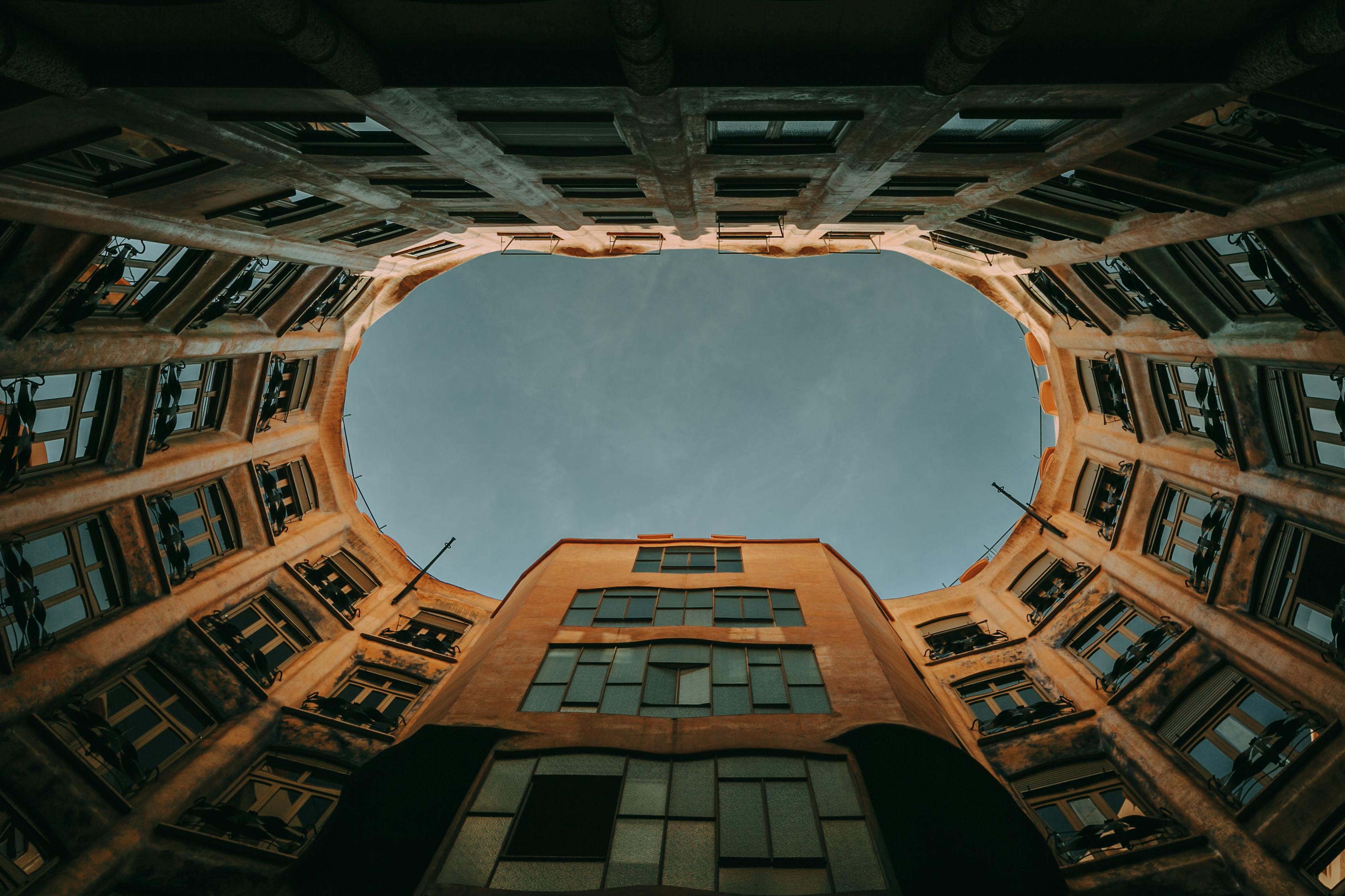 金剛玻璃股票投資分析與展望，未來趨勢(shì)及投資建議