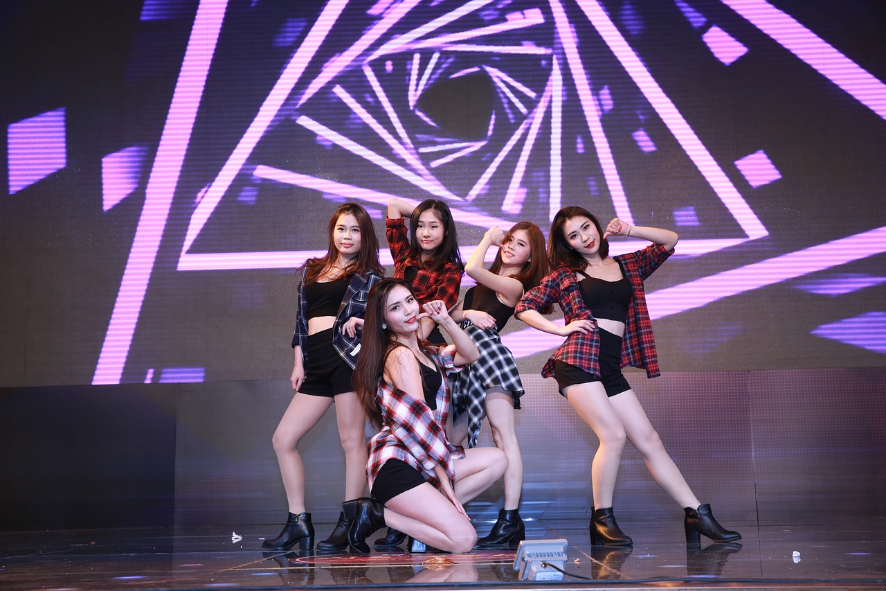 最新古裝舞蹈精選，傳承演繹藝術(shù)之美的華章