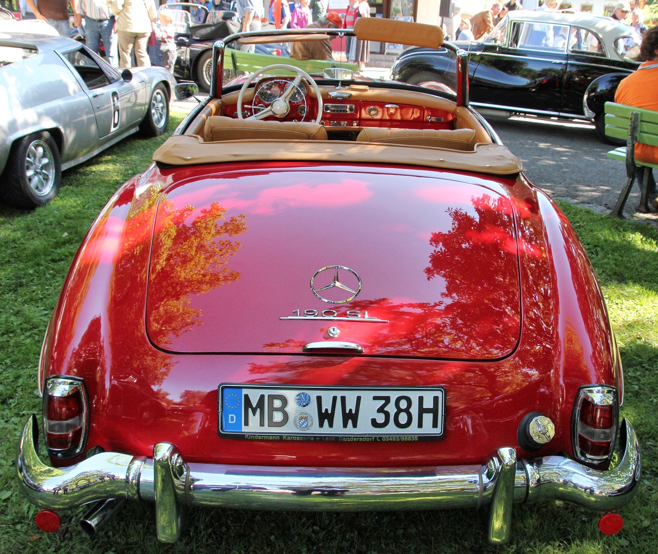 榮威最新動(dòng)態(tài)，引領(lǐng)智能出行新時(shí)代的步伐加速前行