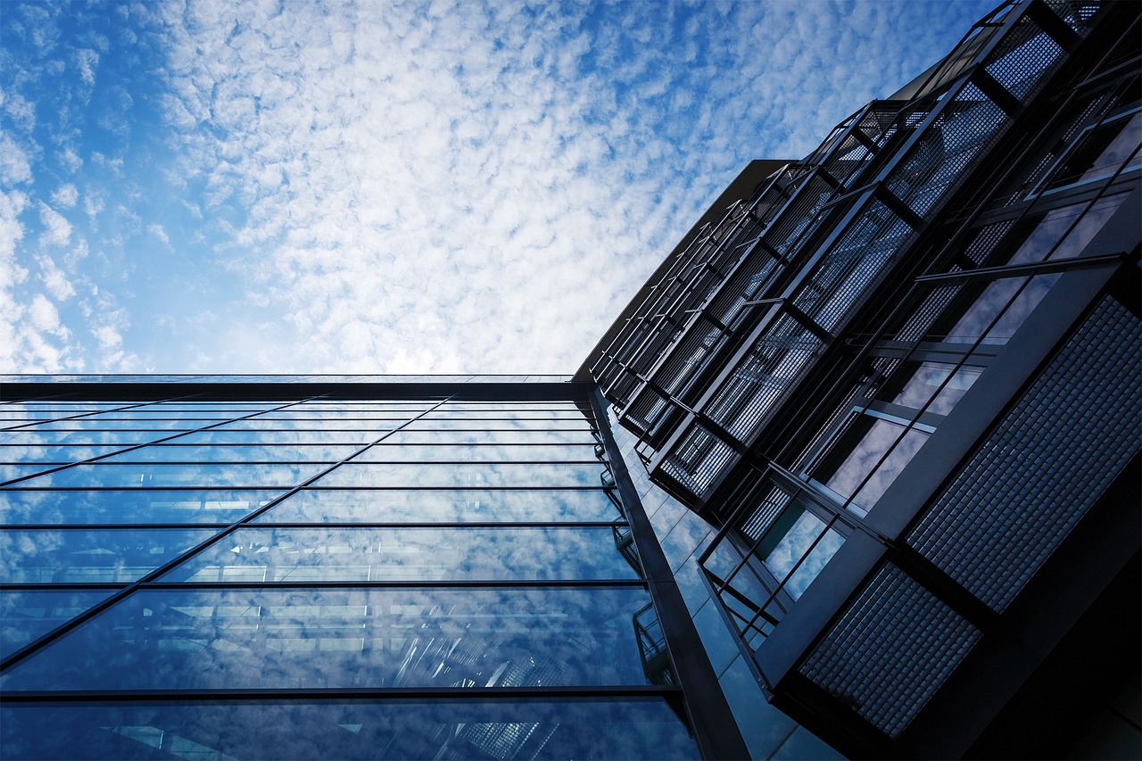 花樣年股票，探索與洞察之旅