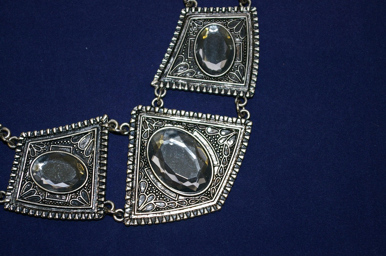 最新時(shí)尚潮流璀璨閃耀珠寶圖片大賞