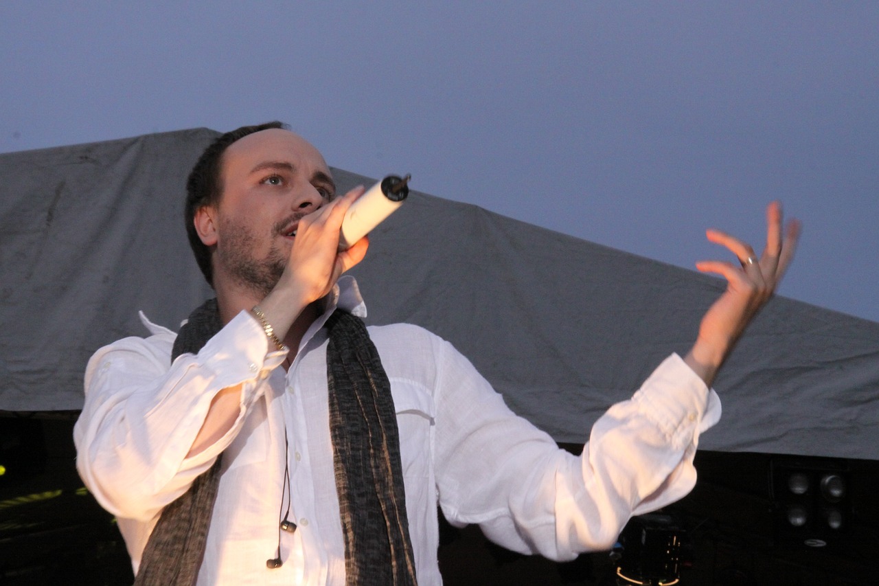 張國榮巨星之路的起點，歌唱比賽之旅