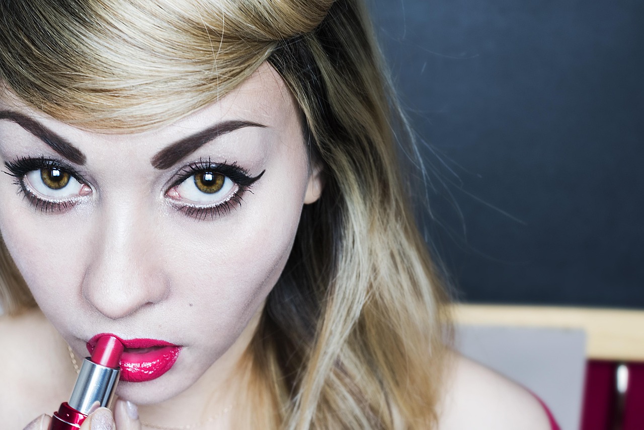 劉詩詩新發(fā)型亮相，打破常規(guī)展現(xiàn)全新魅力風采