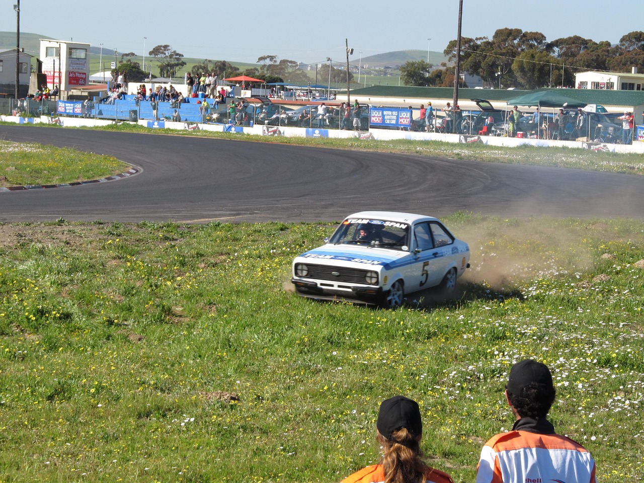 跑男龍舟比賽，速度與力量的水上較量！