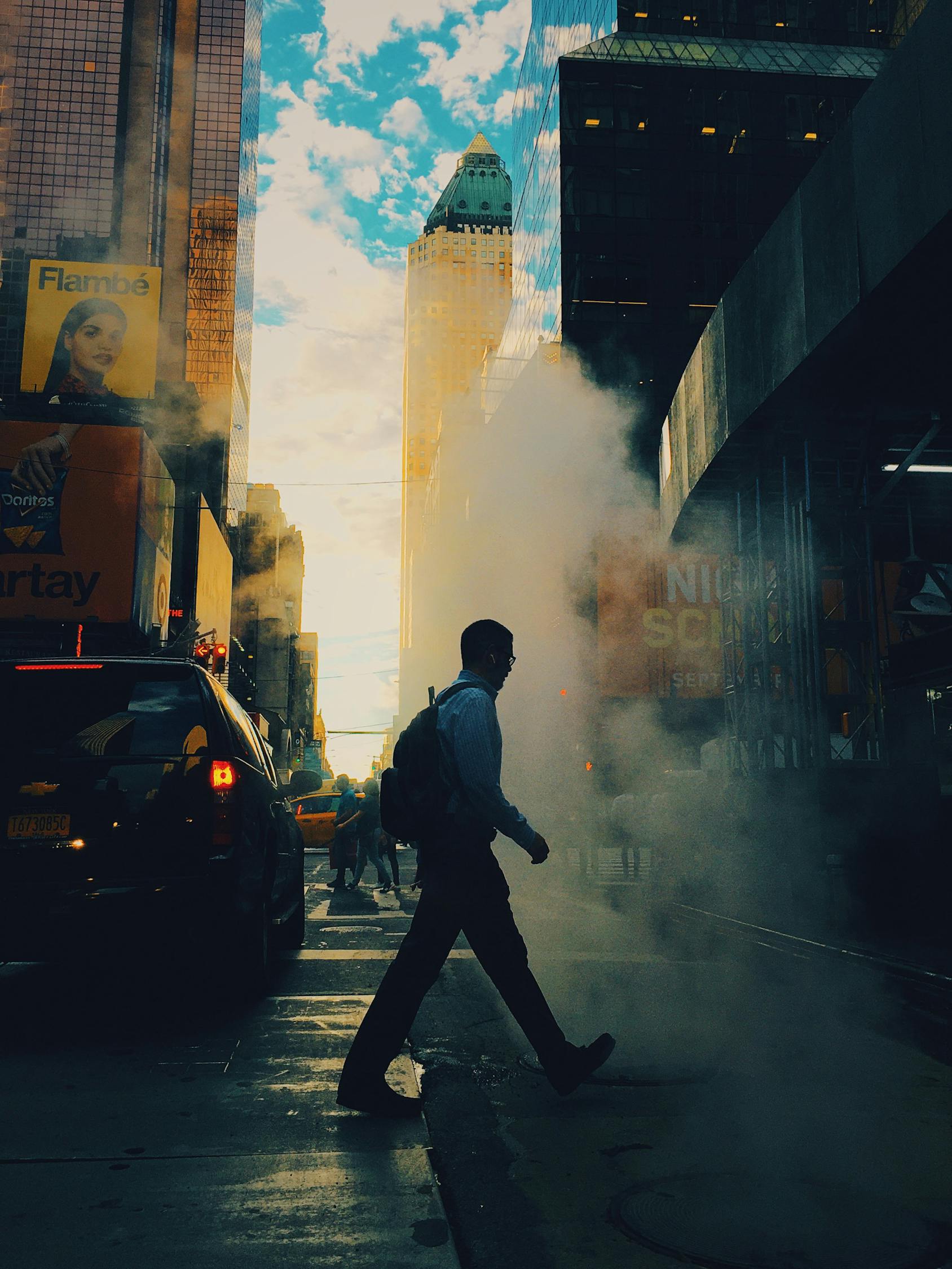 蝸居電視連續(xù)劇，現(xiàn)代都市生活的縮影寫照