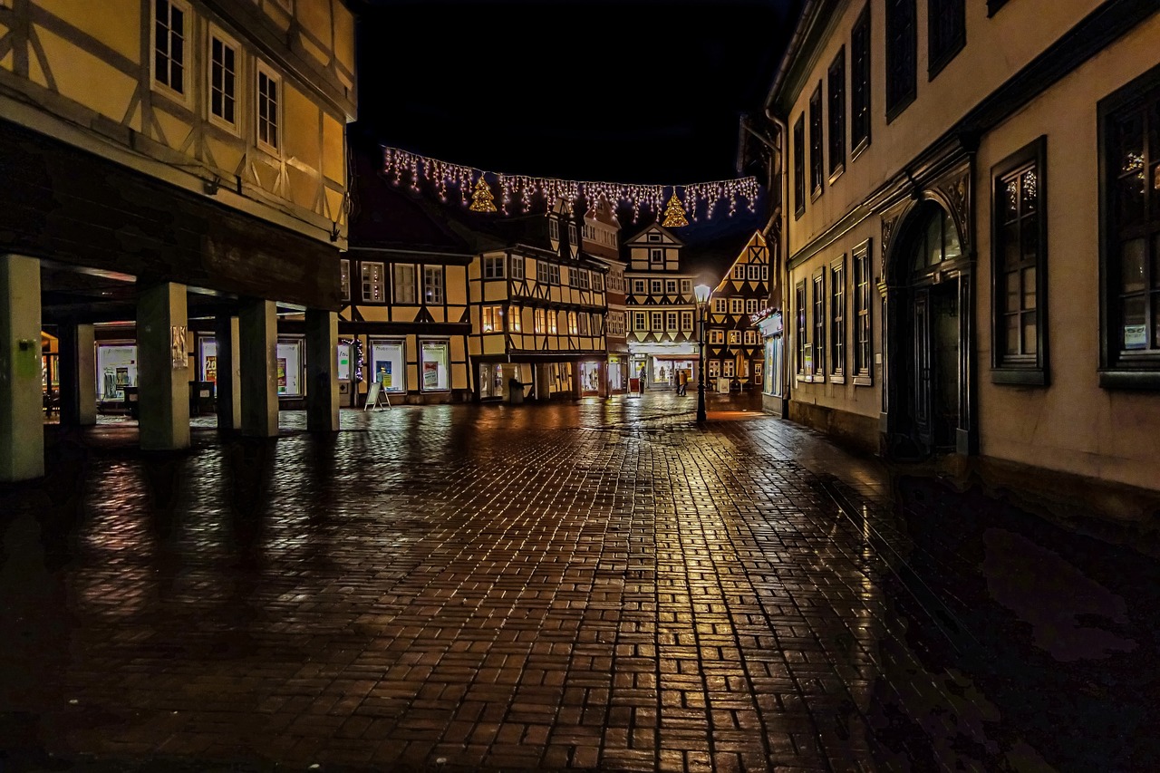 電視劇夜幕下的哈爾濱，歷史與情感的交織之夜。