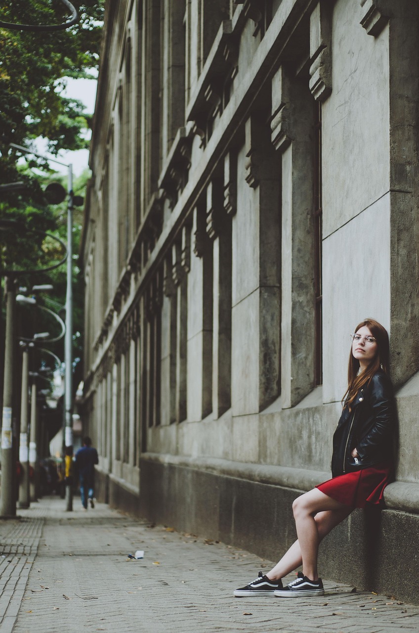 探索現(xiàn)代都市未知魅力的最新女孩傳聞