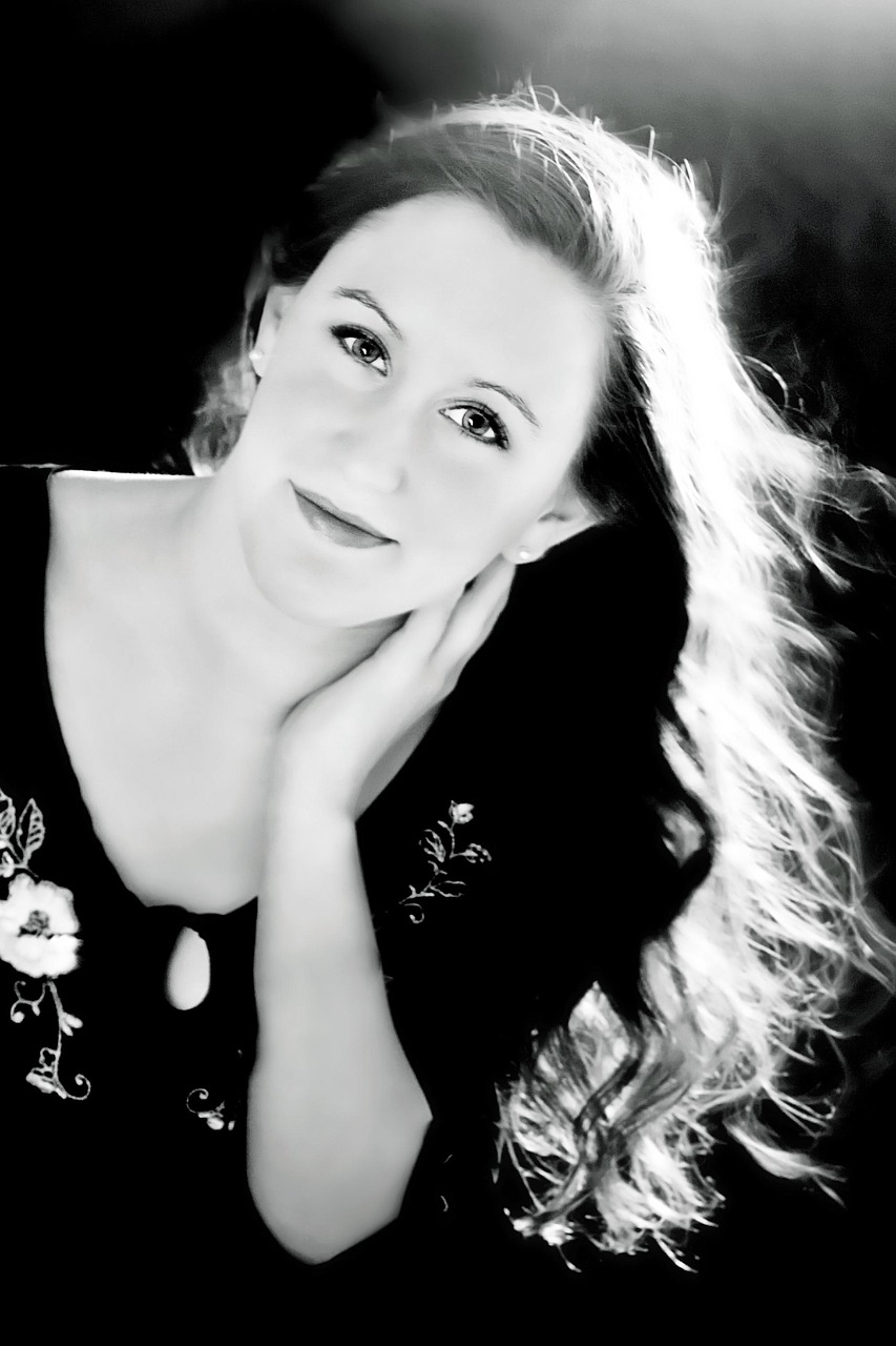 華哥新動(dòng)態(tài)，潮流引領(lǐng)，多元魅力展現(xiàn)！