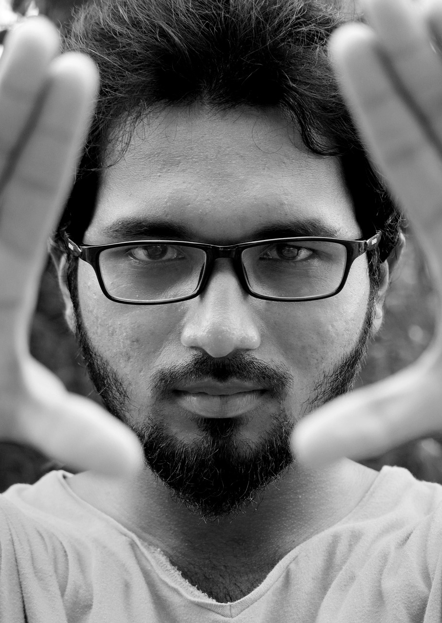 影視中的激情瞬間，男演員舌吻的藝術(shù)表達