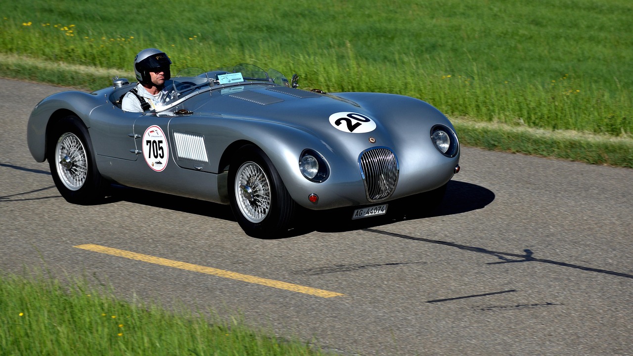 最新捷豹，速度與豪華的完美融合