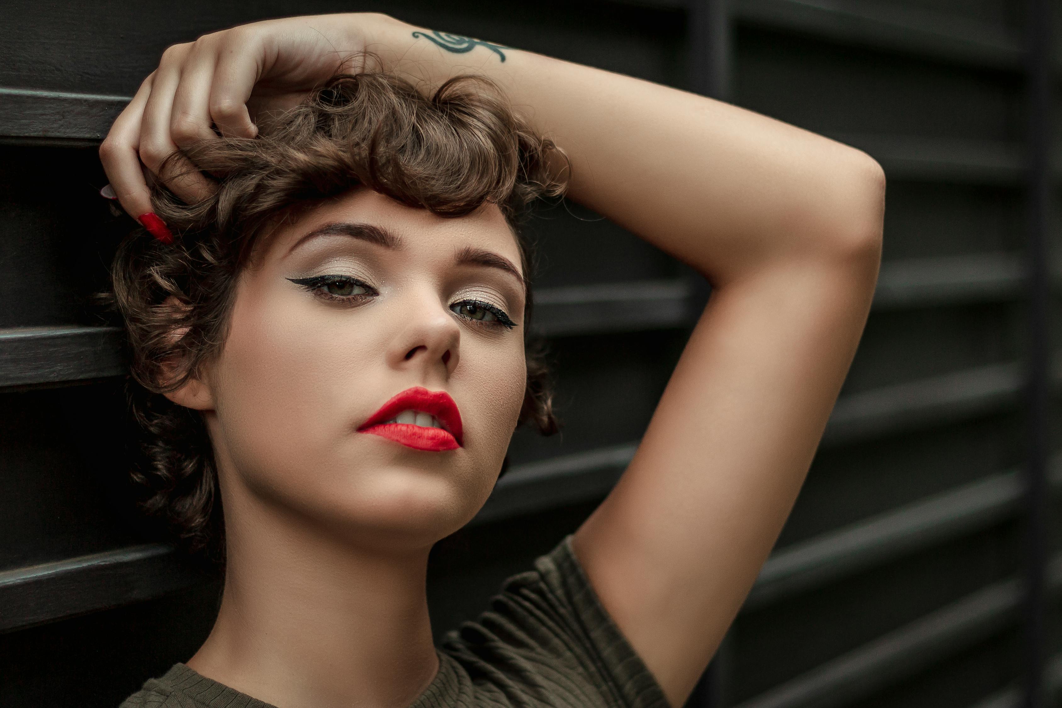 男演員妝容，重塑角色魅力的藝術(shù)展現(xiàn)