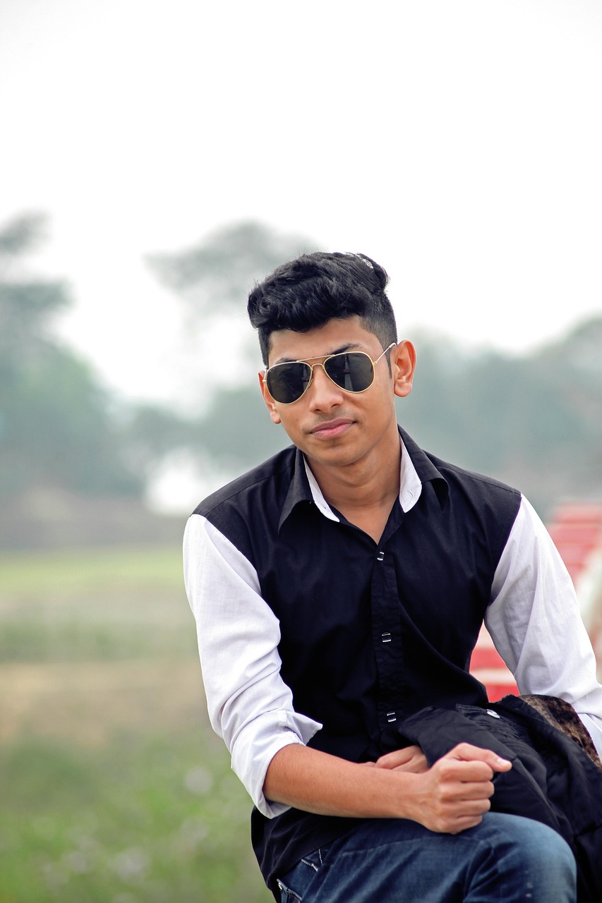 娛樂(lè)男明星，星光璀璨背后的故事