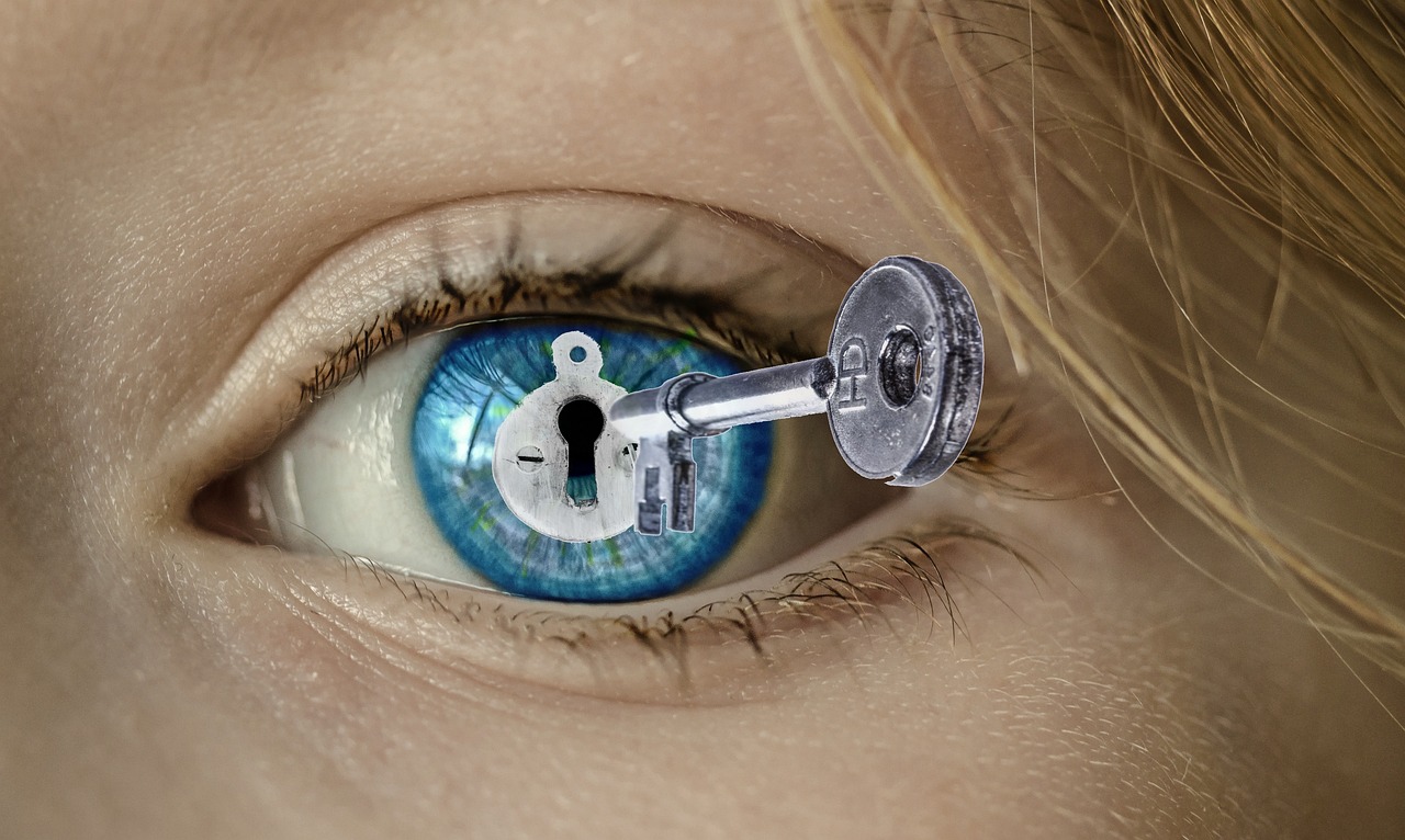 眼角有痣的女明星，獨(dú)特魅力的象征揭秘其背后故事