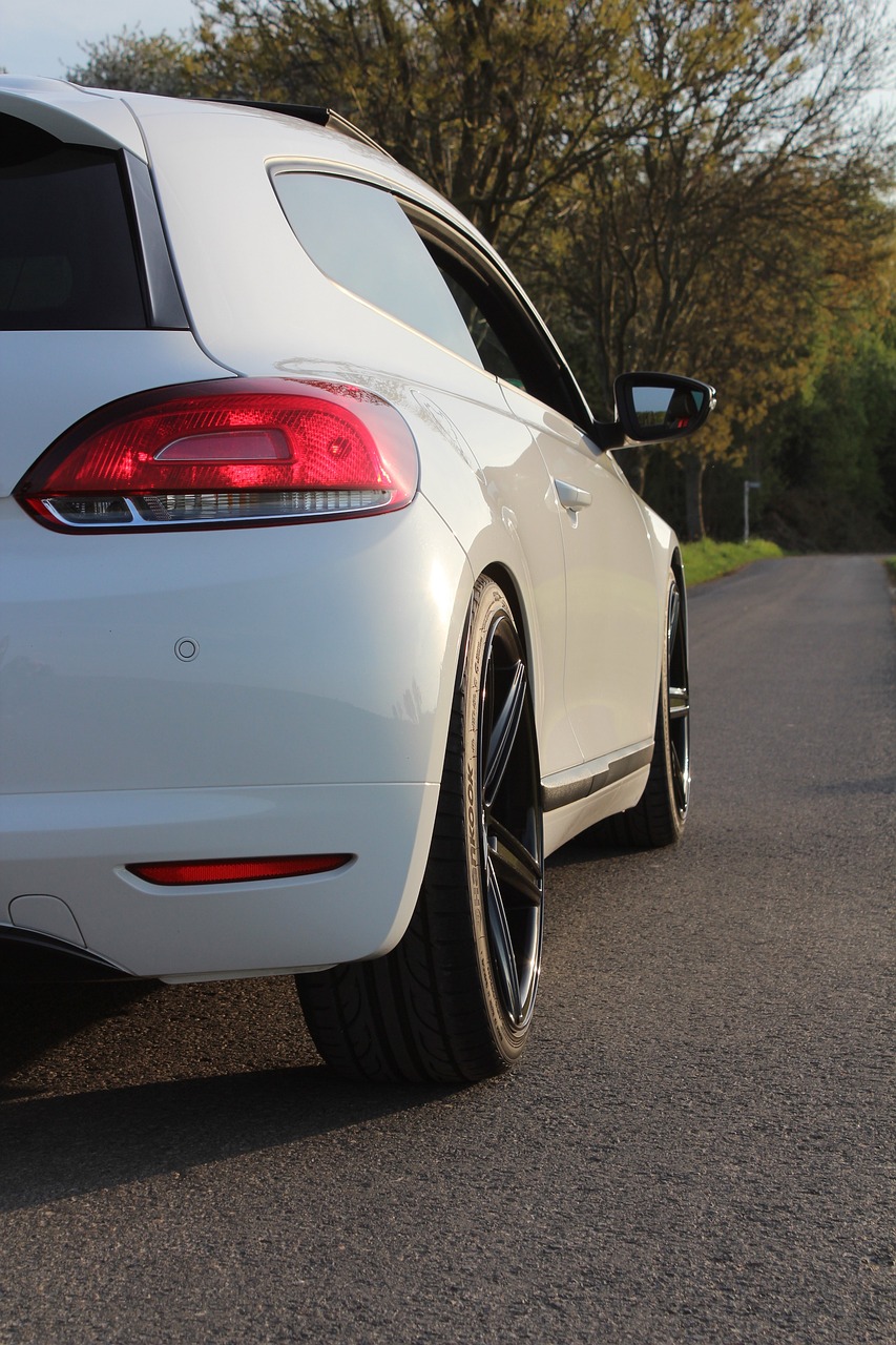 吉利混動(dòng)上市，開啟新能源汽車市場(chǎng)新篇章