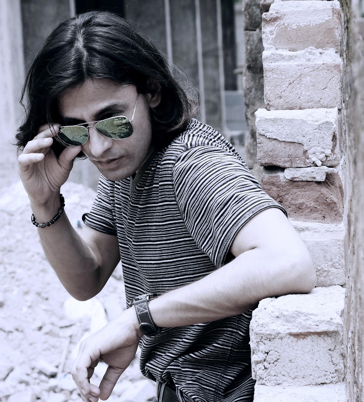 楊冪最新短發(fā)造型引領(lǐng)時尚潮流，成為新標(biāo)桿