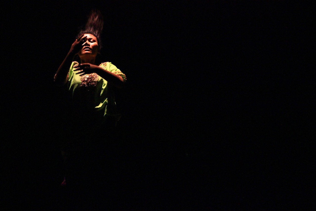 宋茜新舞風采，藝術(shù)之星的璀璨閃耀