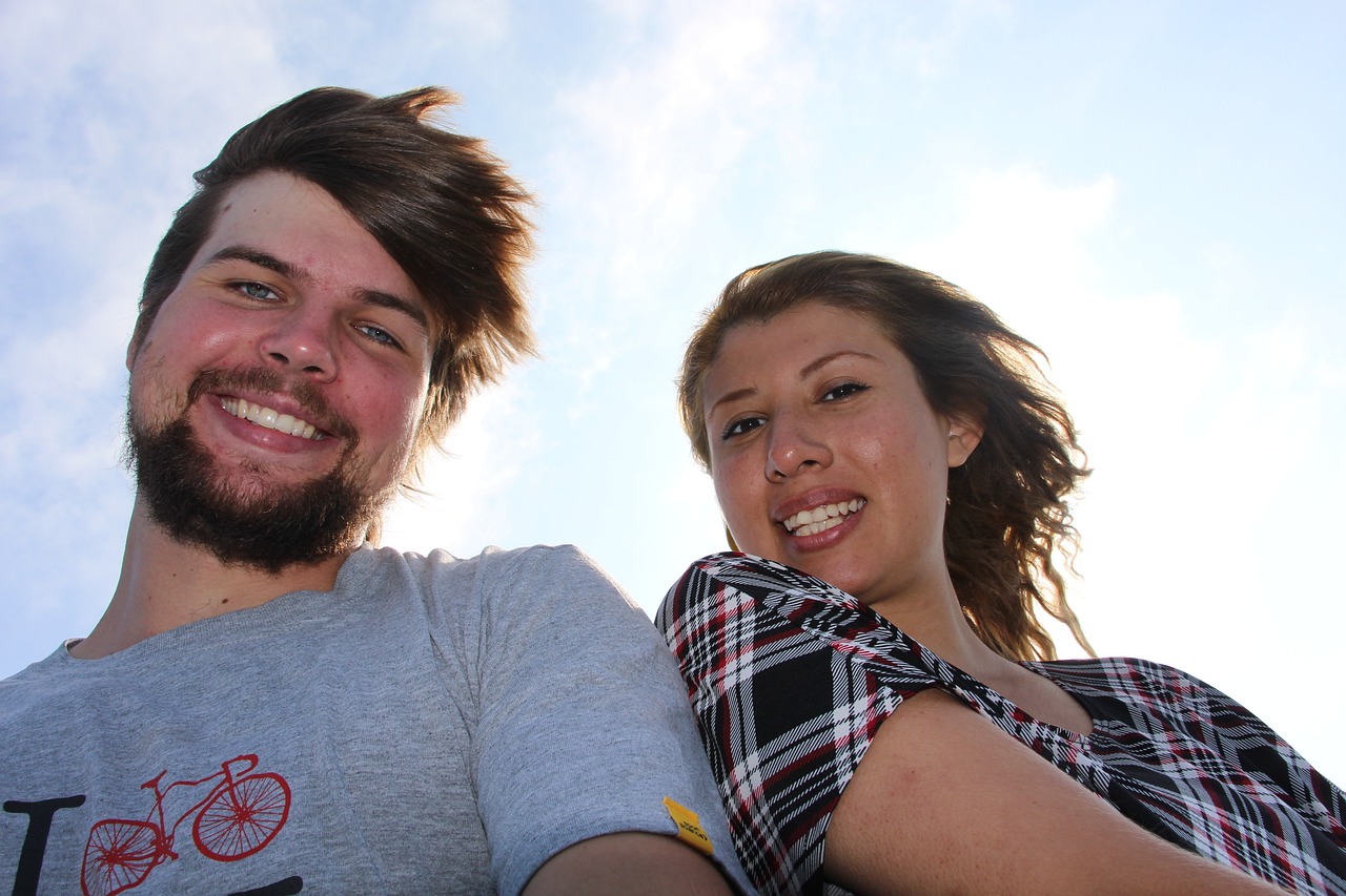 跨越階層的愛(ài)情，富婆與窮小伙的真摯之戀電視劇