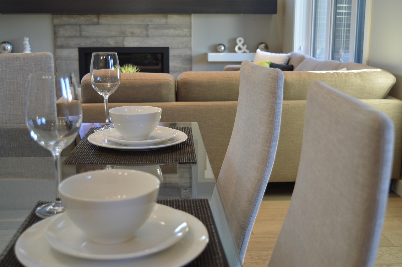 新型可調(diào)節(jié)餐桌，智能重塑餐飲體驗的首選