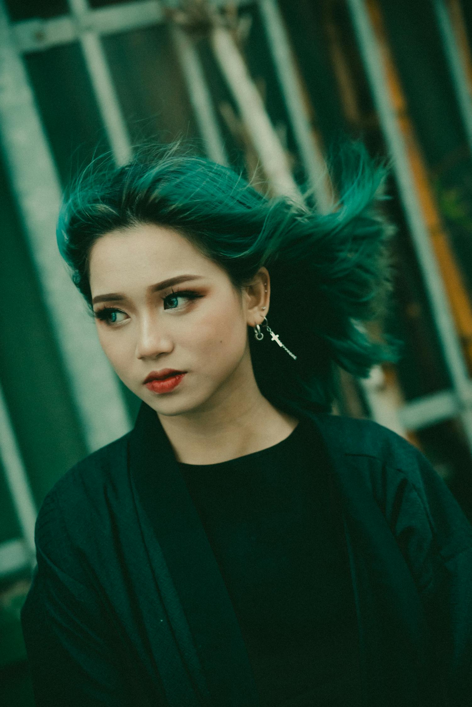 何三妹演員，演藝之路與角色魅力的展現(xiàn)