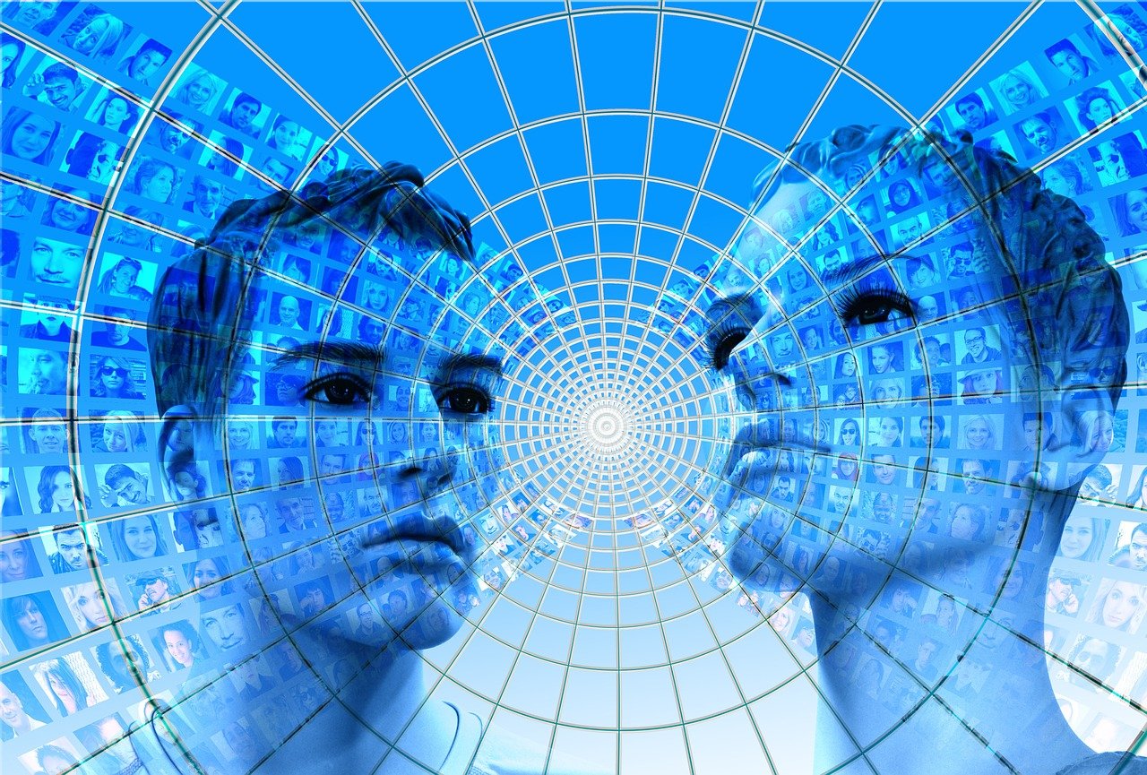 IU最新全面更新，音樂(lè)影視動(dòng)態(tài)及更多聚焦資訊