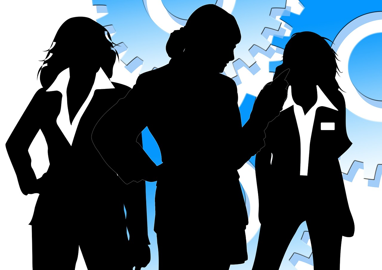 強勢女總裁的甜蜜職場與愛情之旅